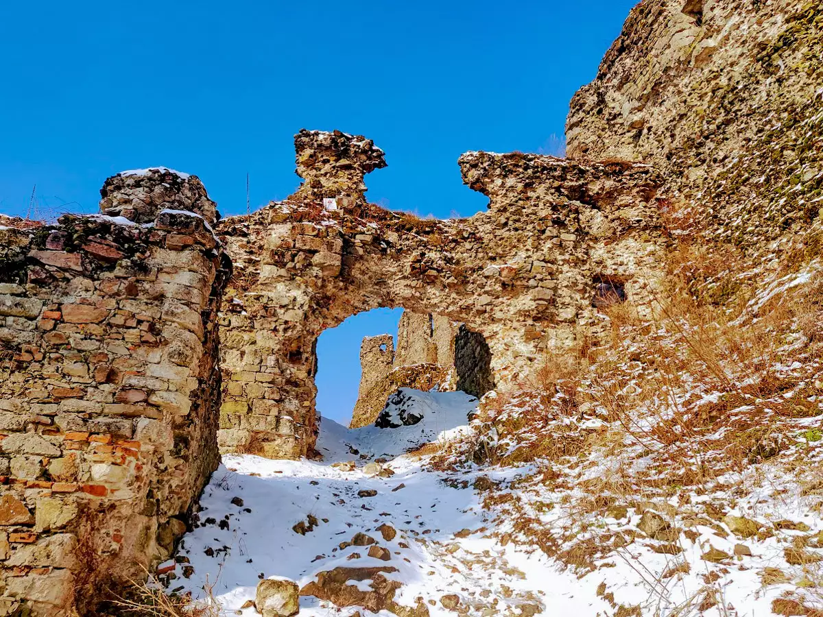 Руїни Хустського замку