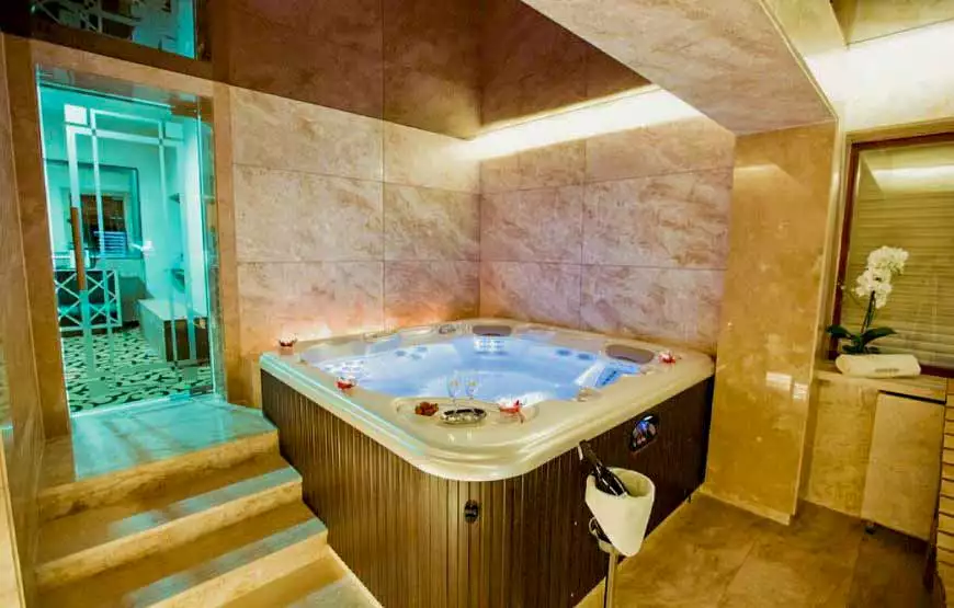 Готель “Олд Континент” Ужгород