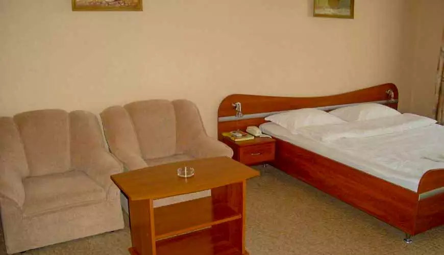 готель ужгород