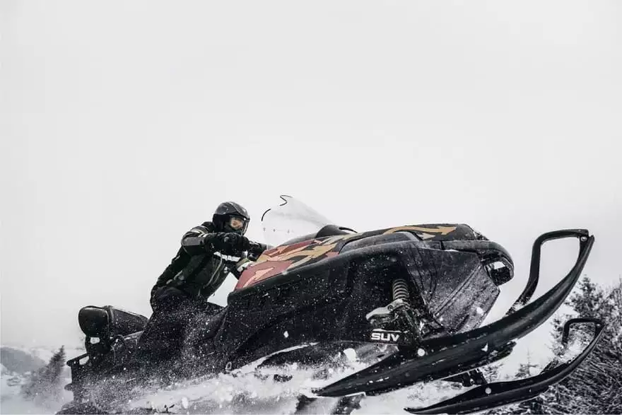 Прокат снігоходів у Синяку