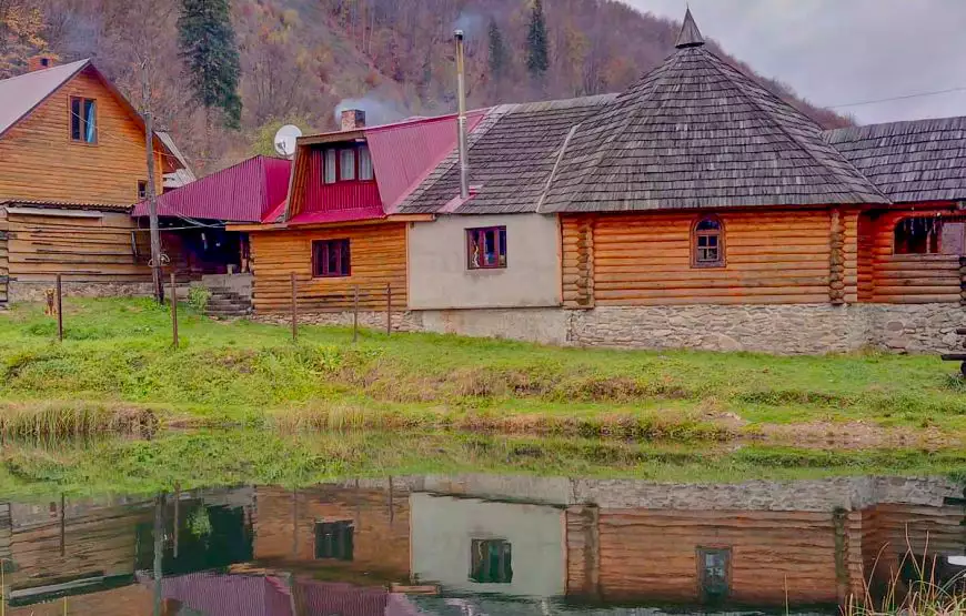 Hütte “Fisch Fisch” in Kololochava