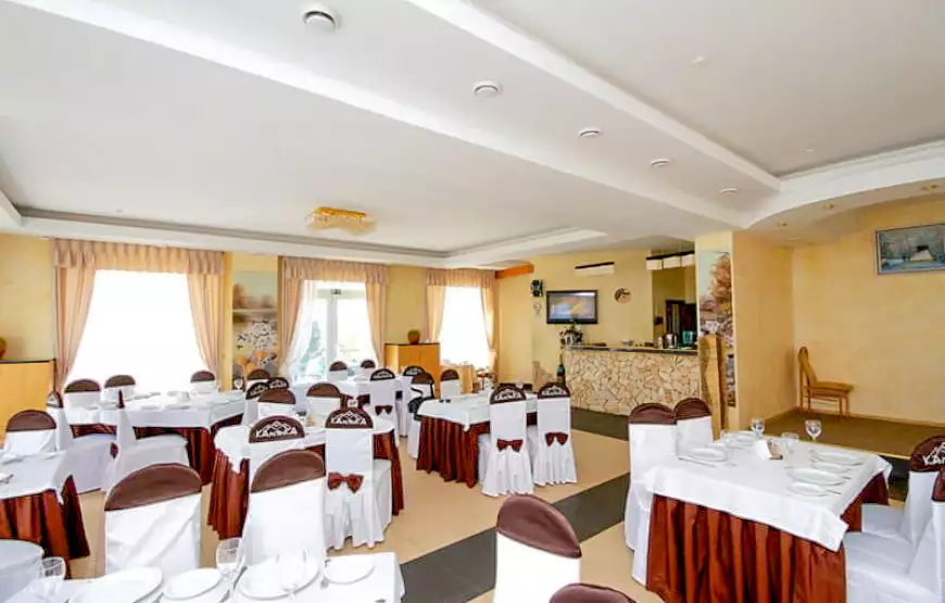 Restaurant of recreation center Kamyanka