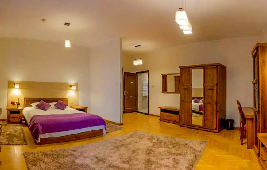 Готель “Стар”, Мукачево