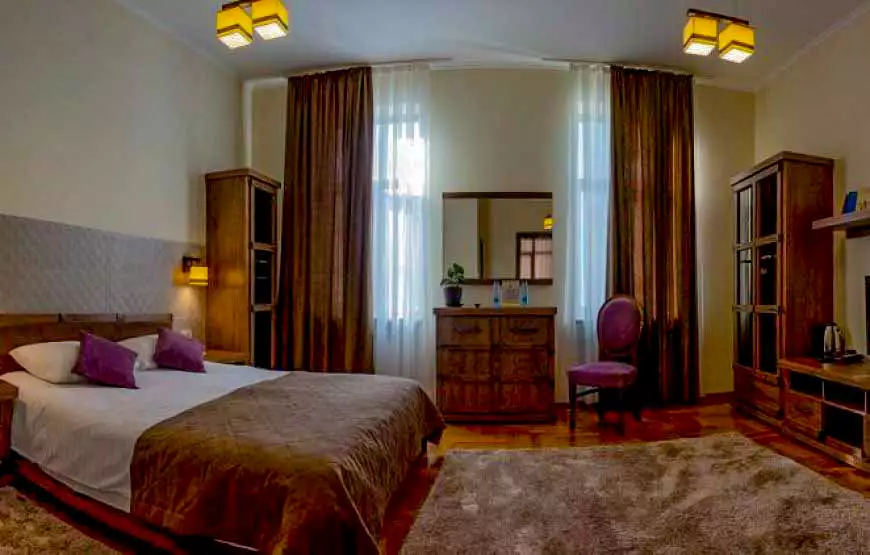 Готель “Стар”, Мукачево