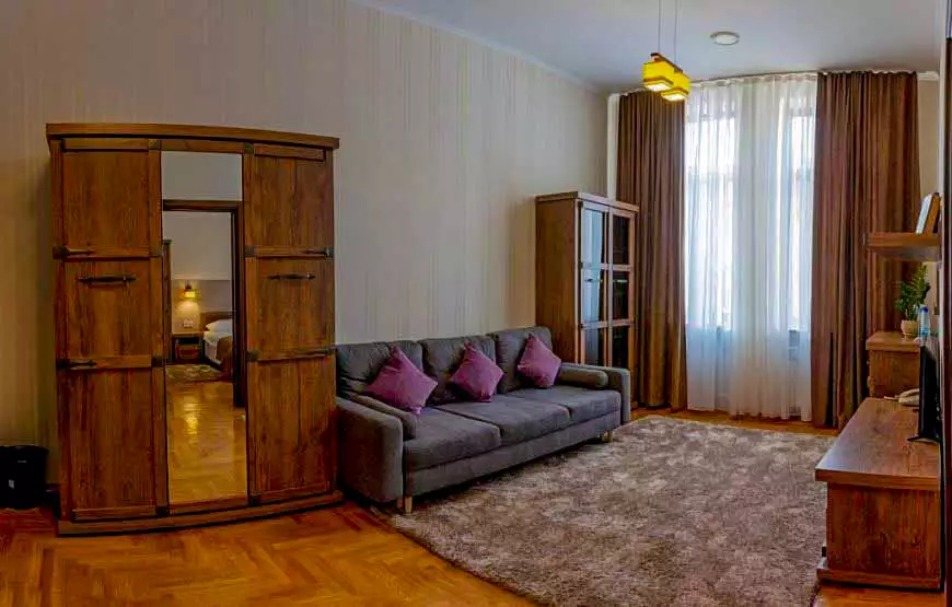 Готель “Стар”, Мукачево