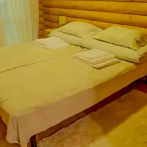 Котедж "Клуб Водоспад", Лумшори