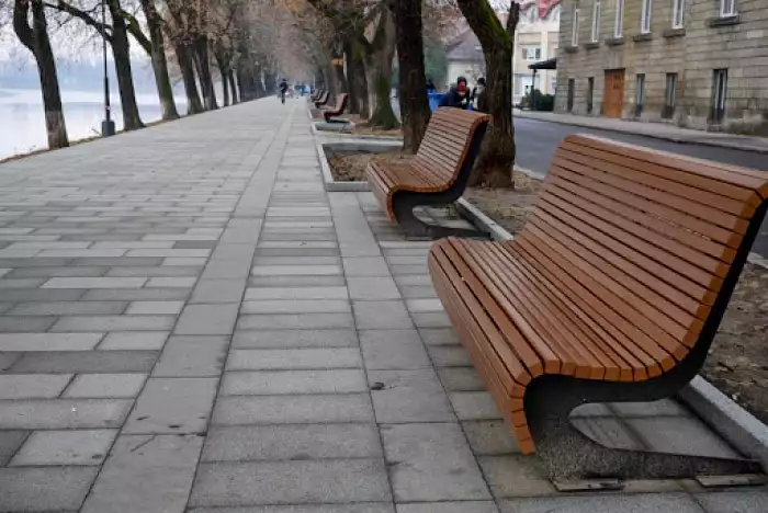 Набережна Незалежності в Ужгороді