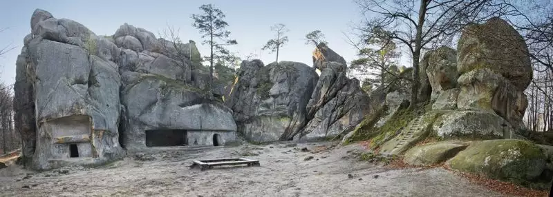 Екскурсія: скелі Довбуша, фортеця Тустань, скельний монастир