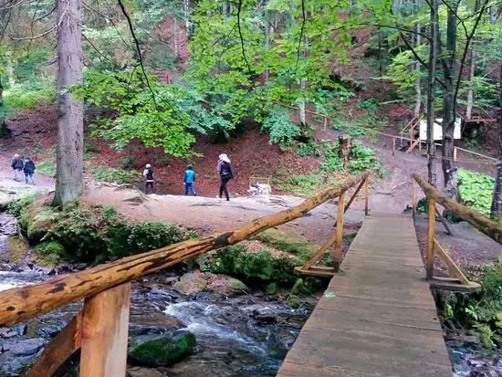 Міст через водоспад Шипот