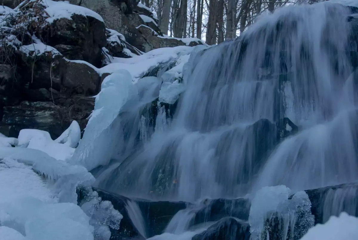 Водоспад Шипот взимку