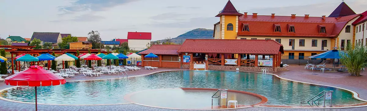 Термальні басейни "Жайворонок"