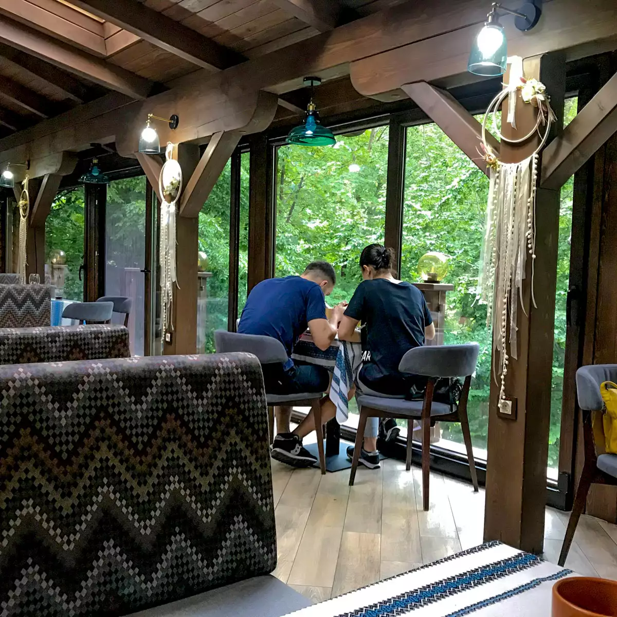 Рес­то­ран-ко­либа «Червона садиба»