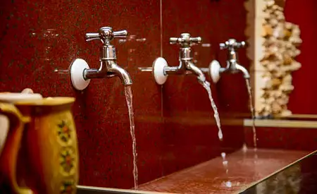 Мінеральна вода «Поляна Квасова»