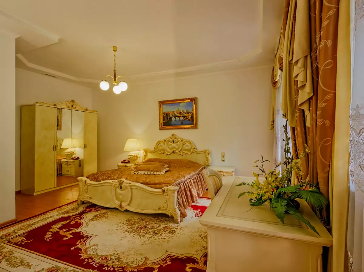 Sanatorium “Karpaty” in Jaremtsche