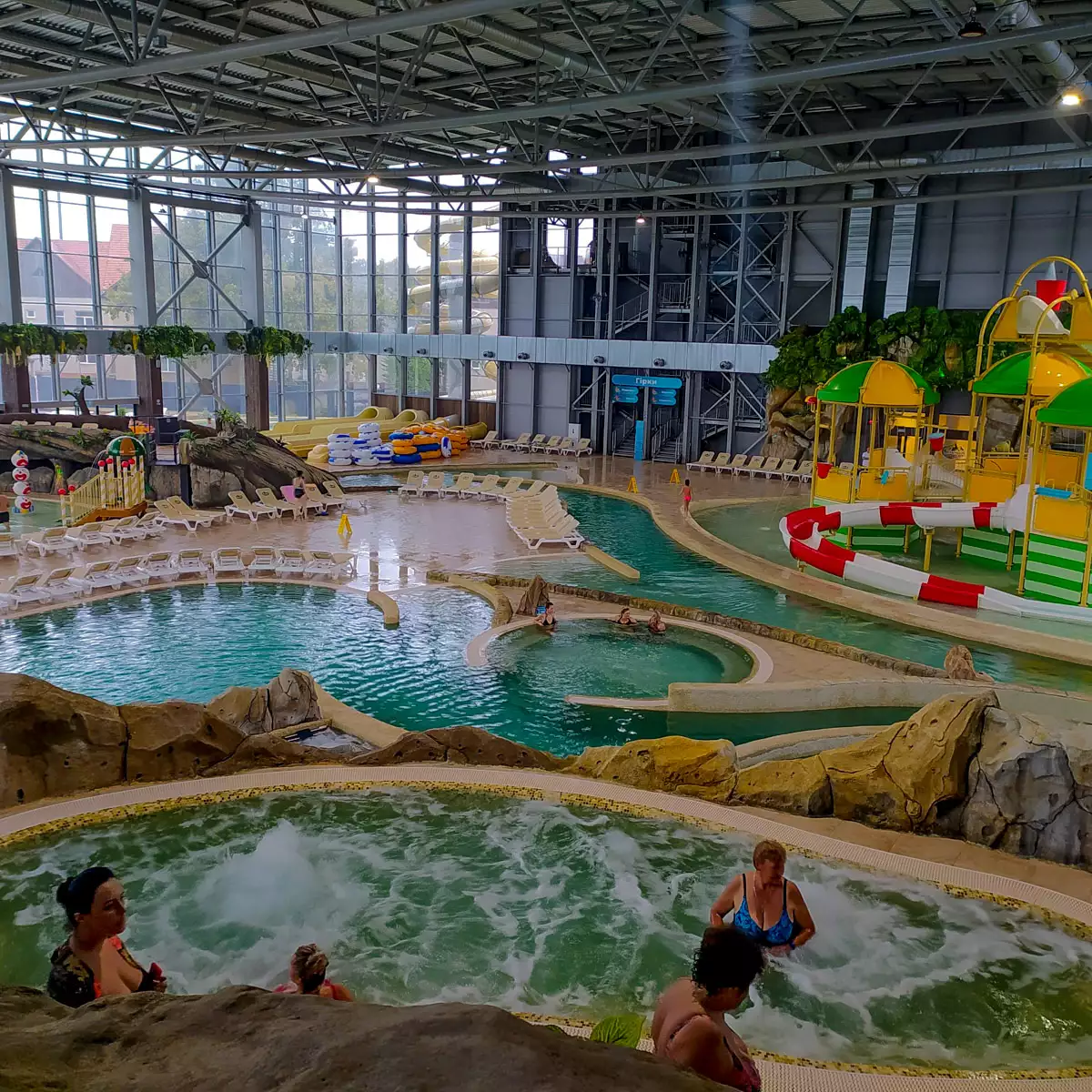 Аквапарк «Карпатія»