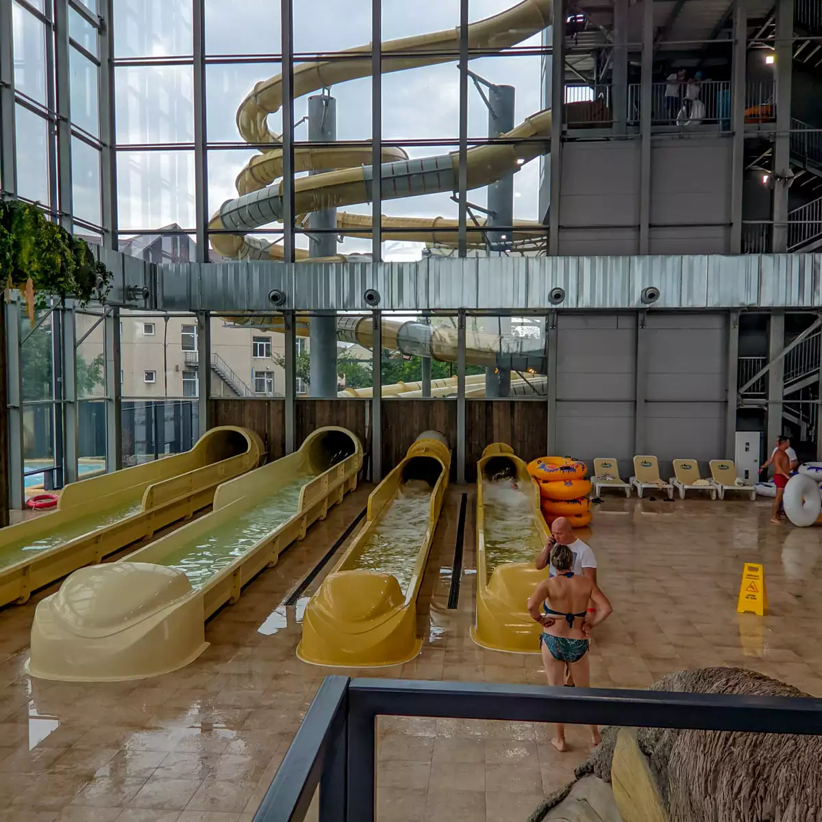 Аквапарк «Карпатія»