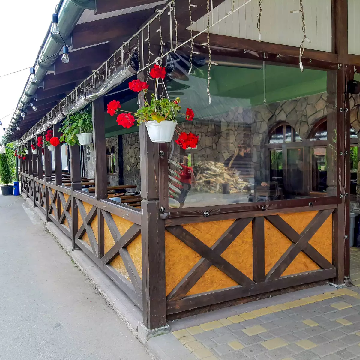 Pizzeria “Hutsul pizza with Gazdiv beer”