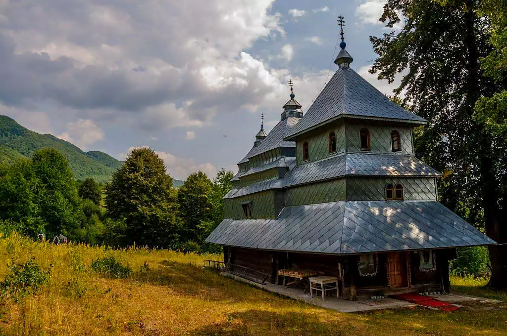 Свято-Михайлівська церква