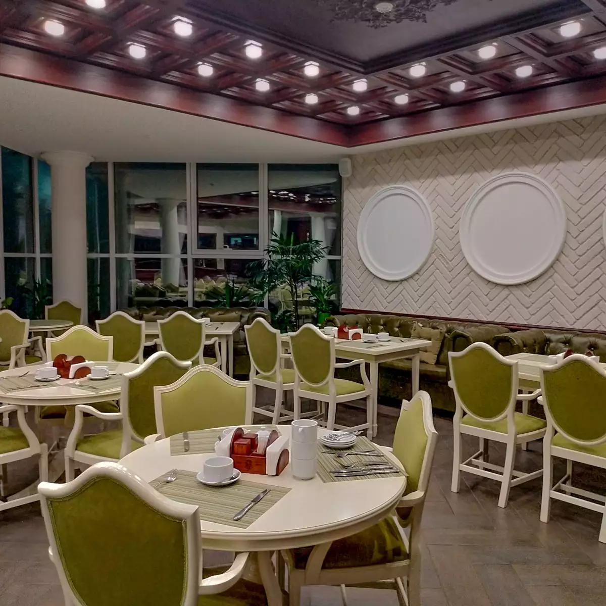 Restaurant des Hotelkomplexes “Sofia”