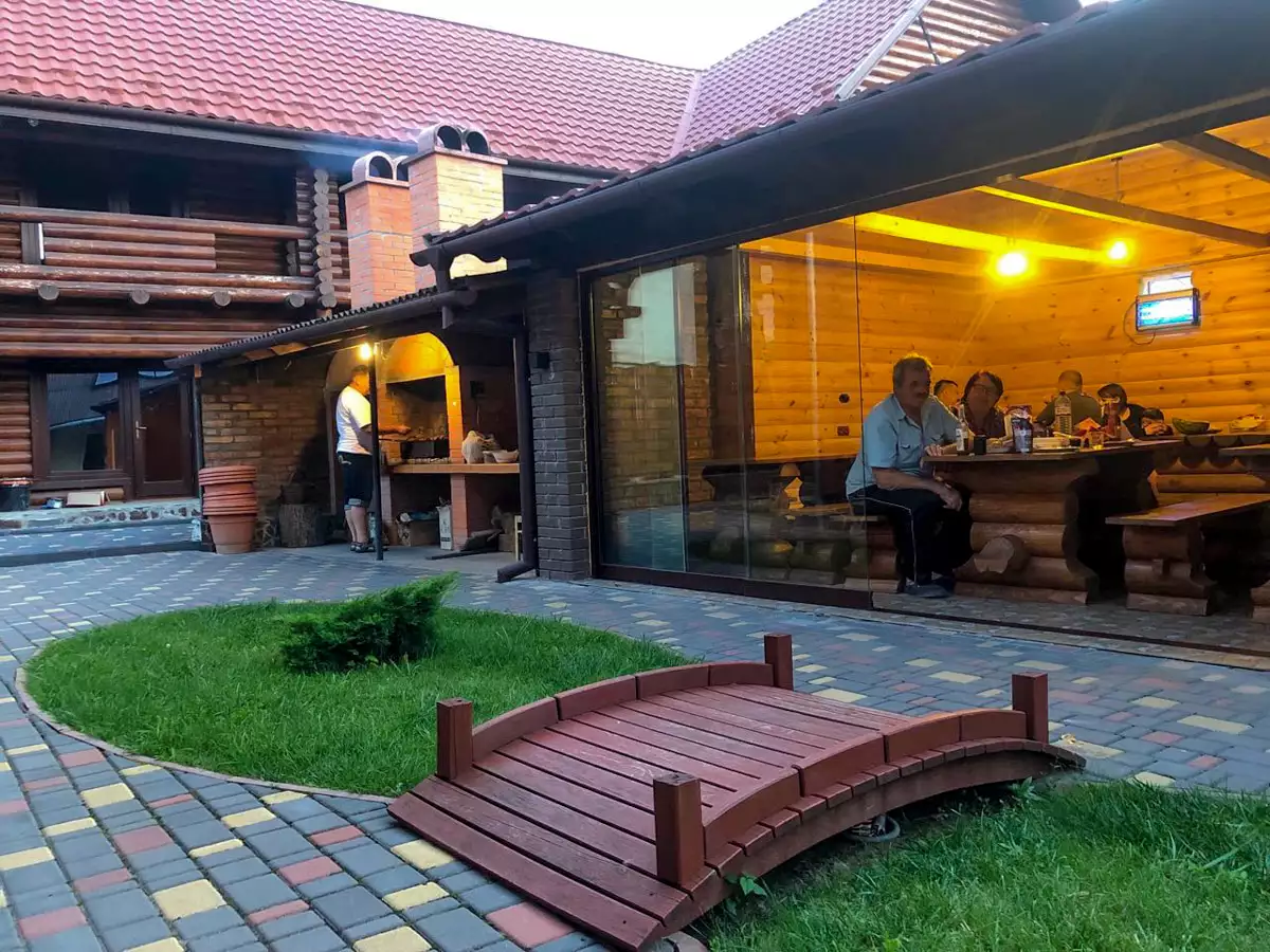 Котеджі та садиби в Берегово