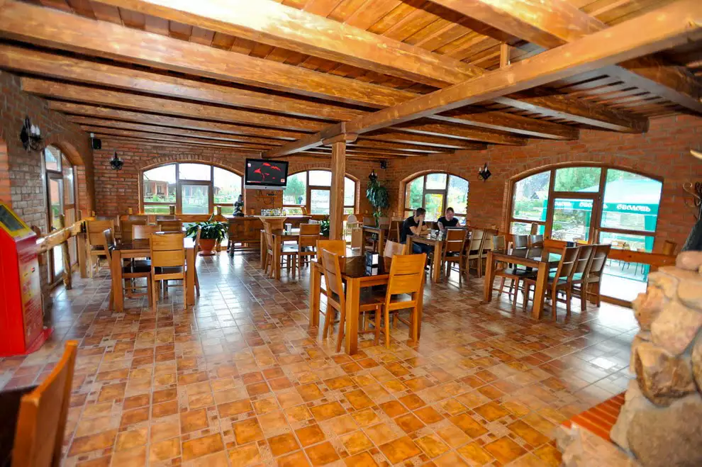 Розважально-готельний комплекс «Чорна Гора»