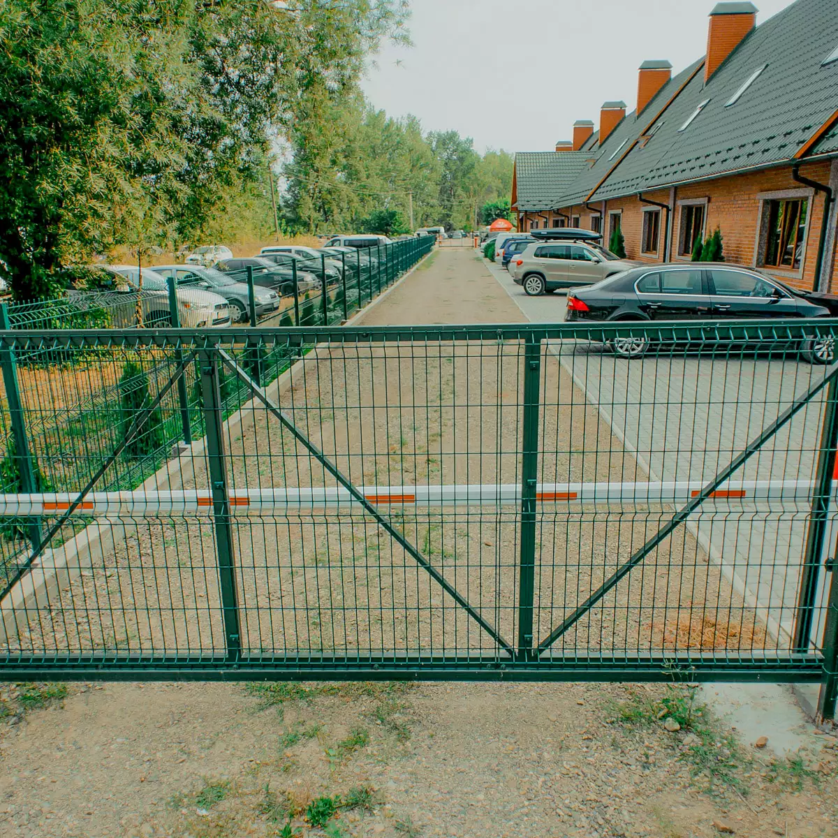 Розважально-готельний комплекс «Чорна Гора»