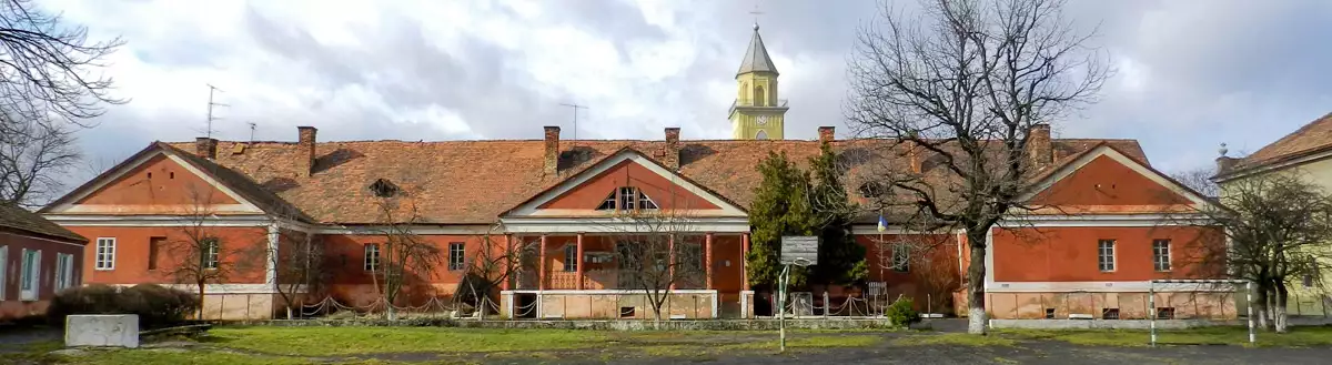 Графський двір або палац Бетлена в Берегово