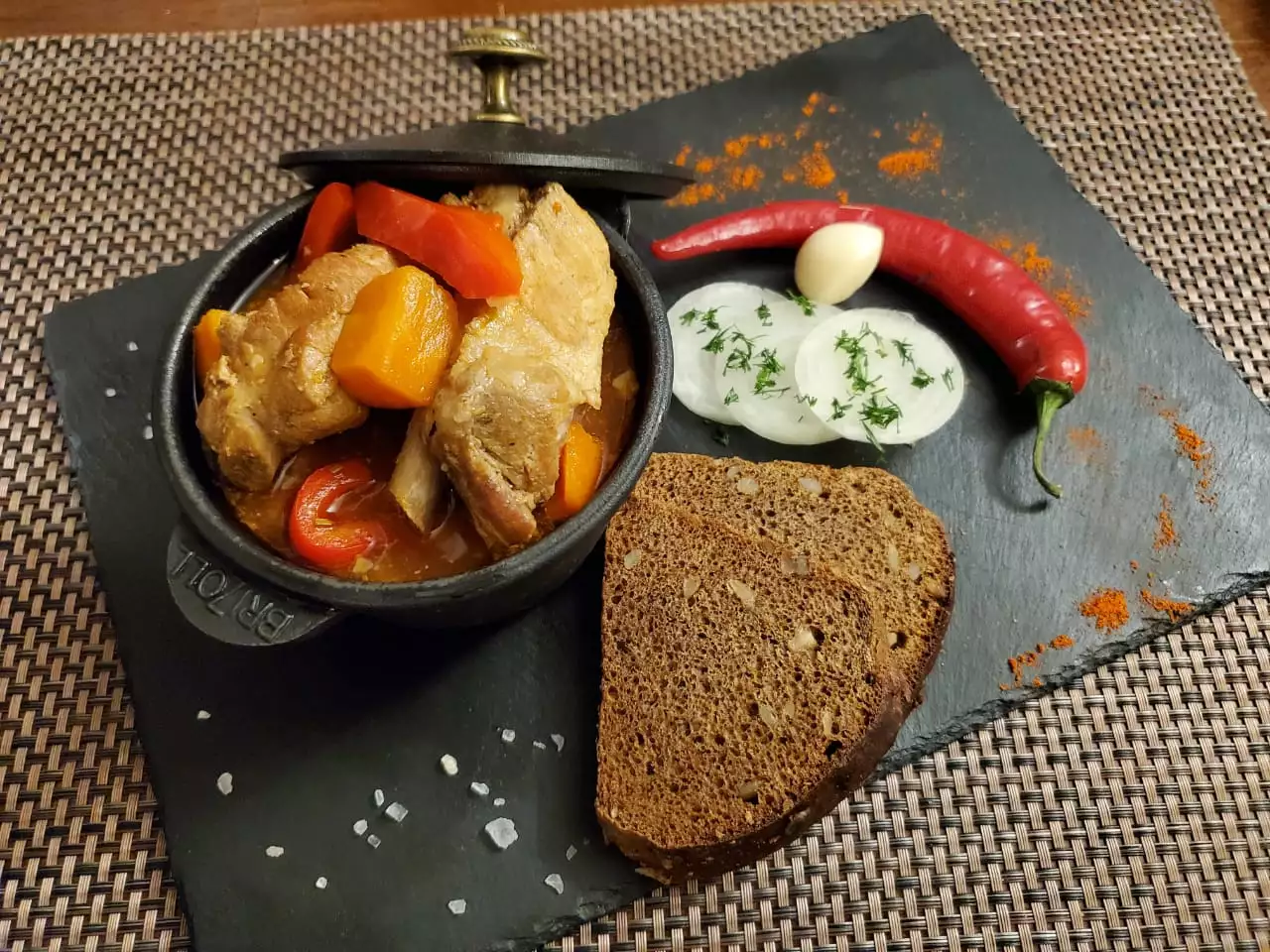 Готельно-ресторанний комплекс «Адреналін»