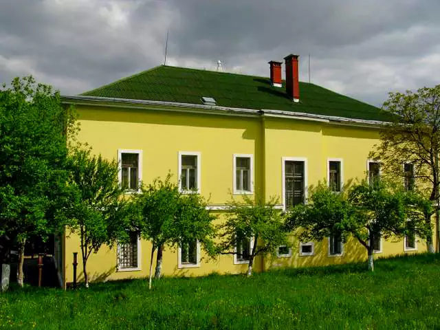 Палац графа Плотені