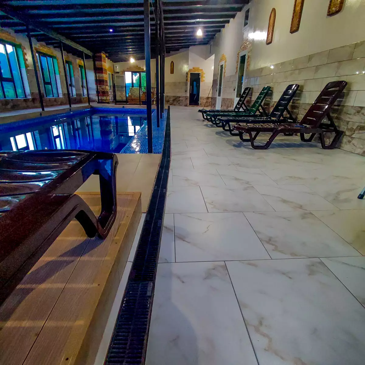 Aura Carpathian Hotel