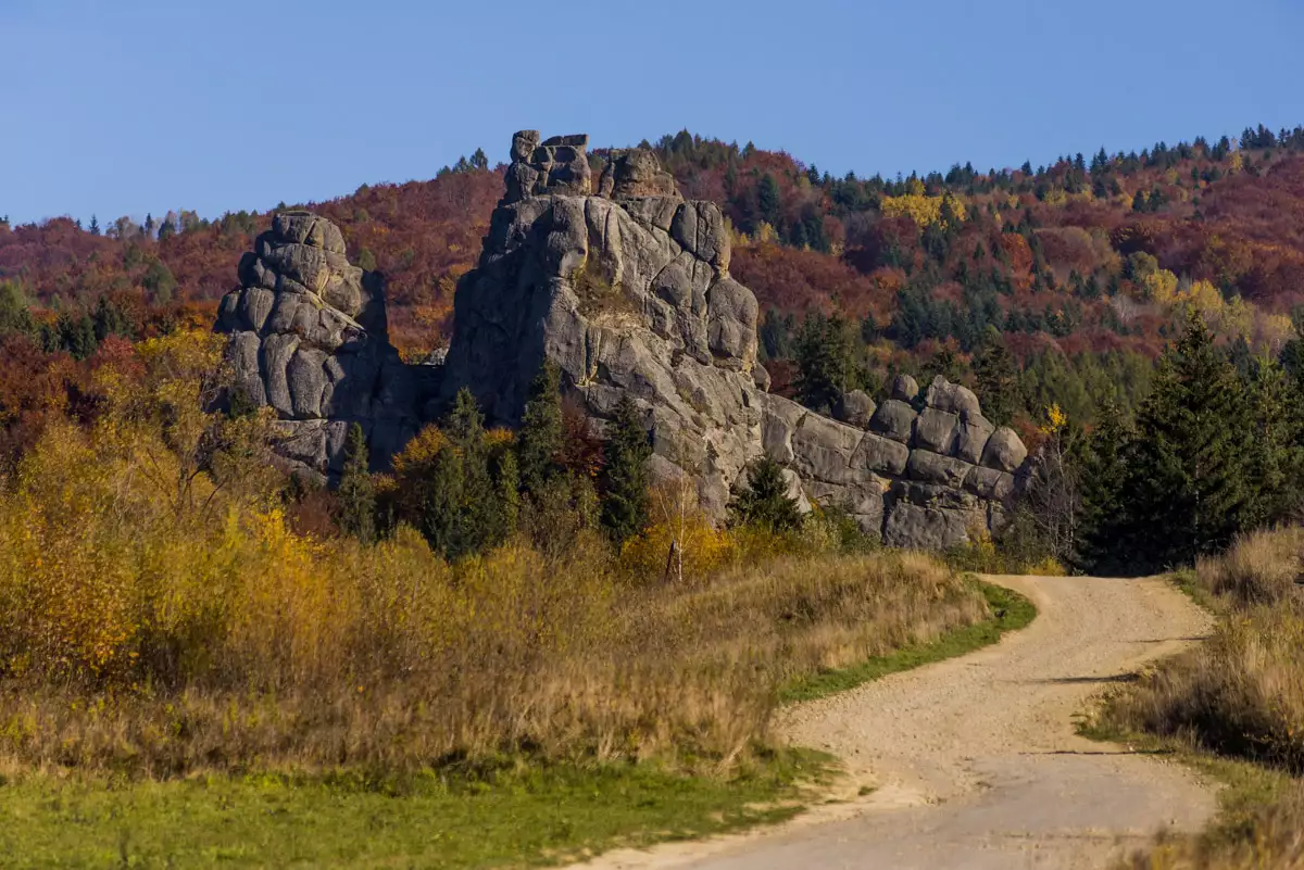 Місто-фортеця Тустань