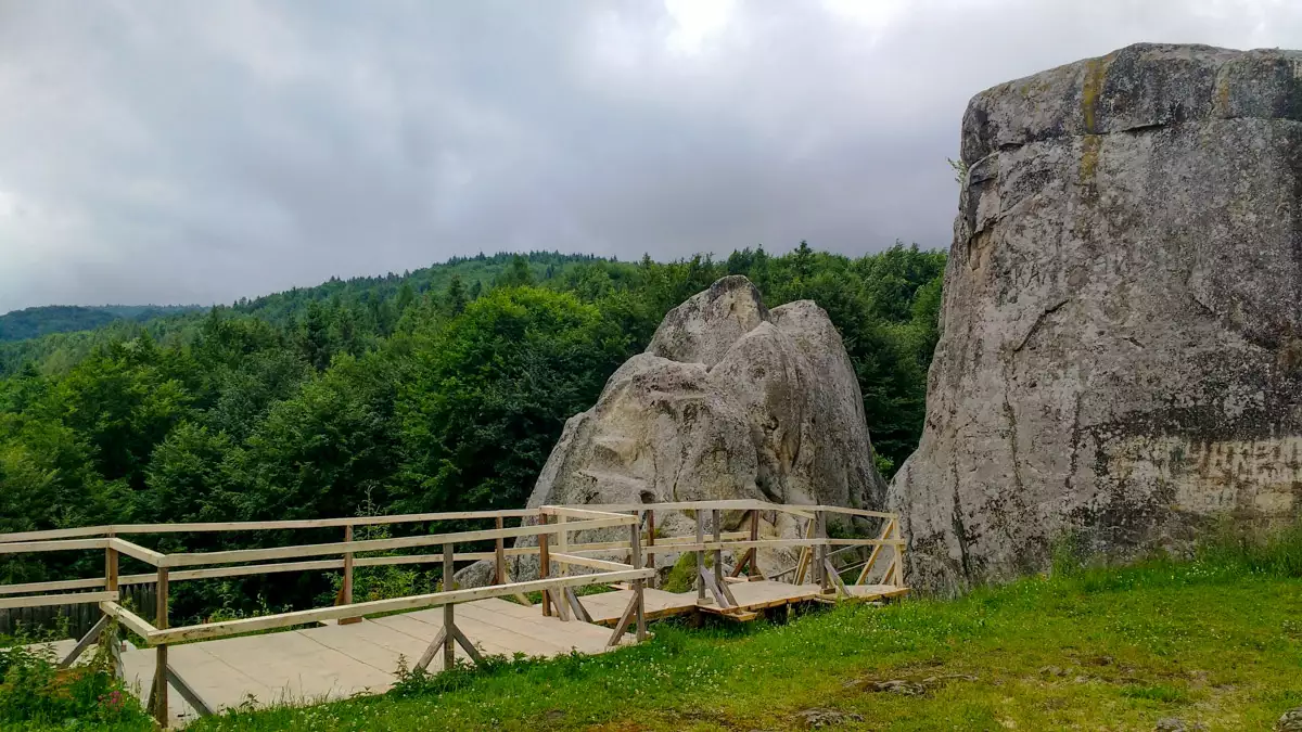 Місто-фортеця Тустань