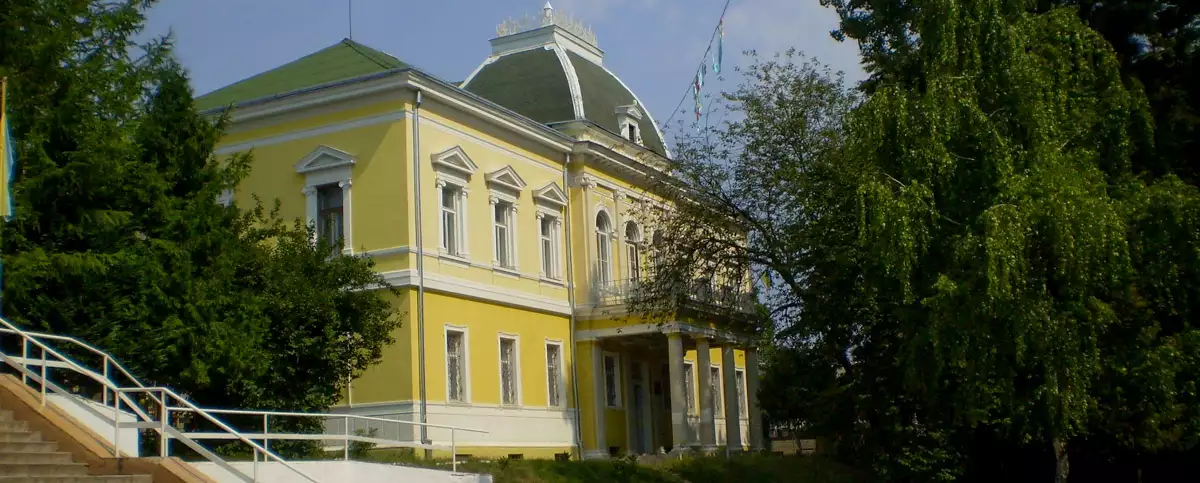 Палац графа Плотені