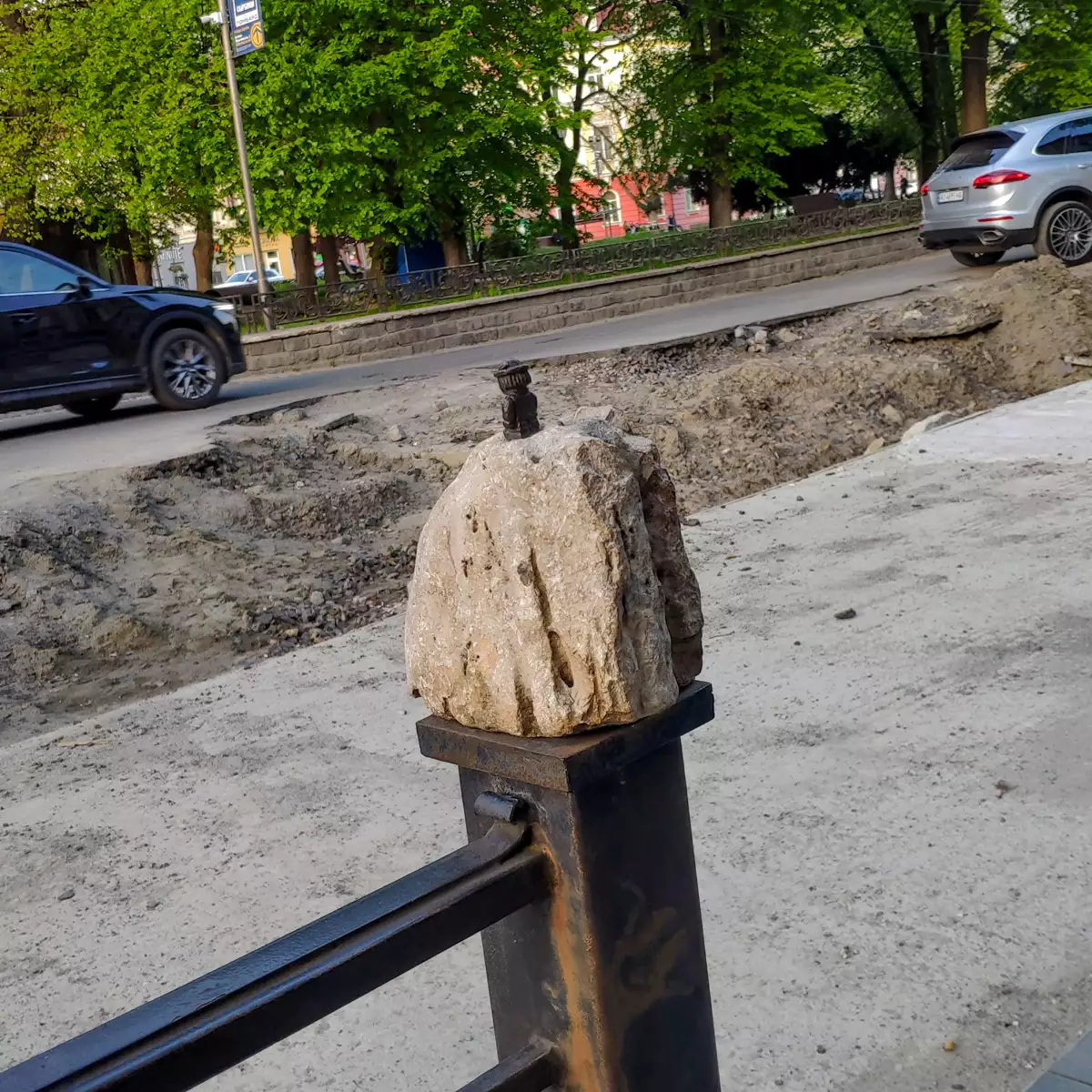 Міні-скульптура Метеорит Княгиня