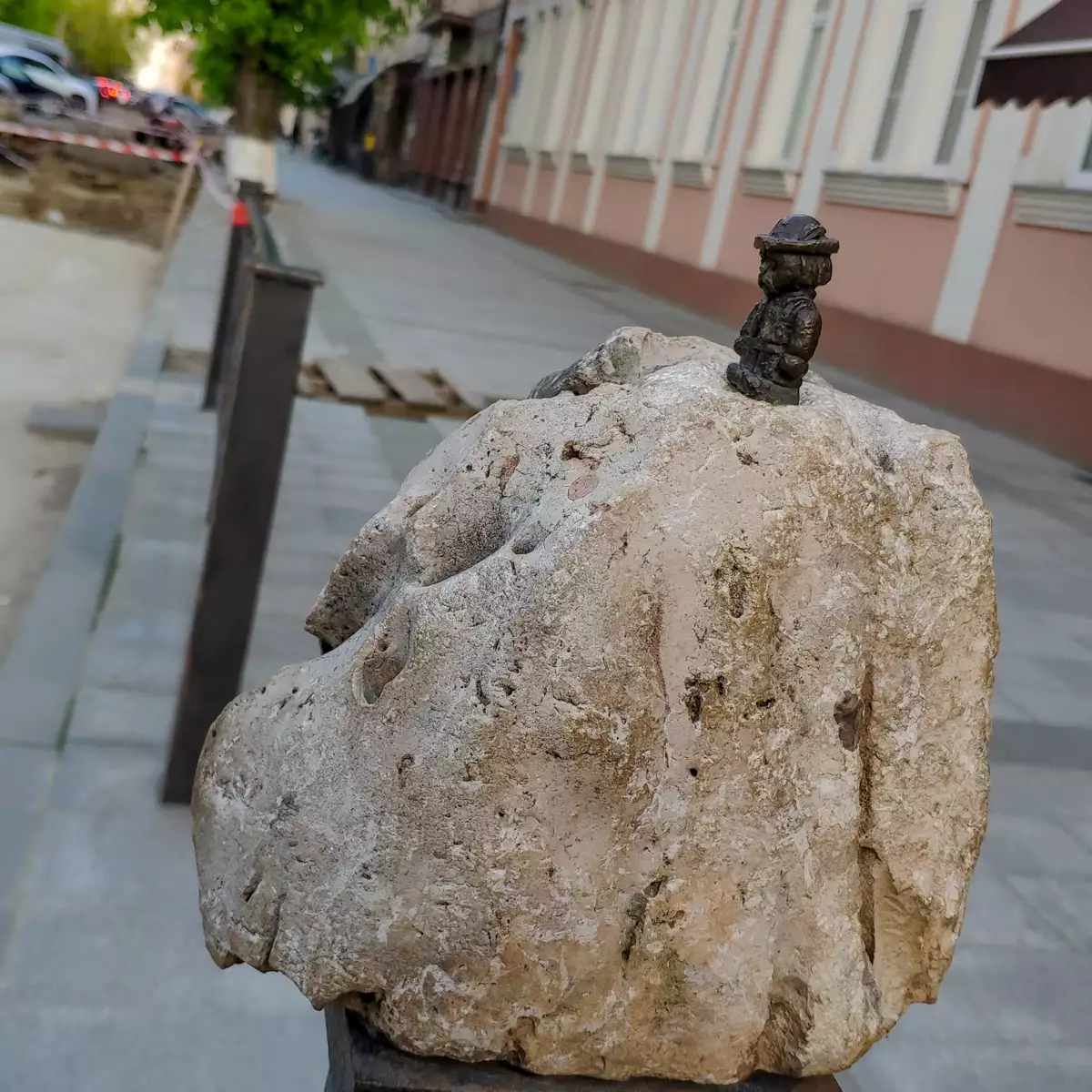 Міні-скульптура Метеорит Княгиня