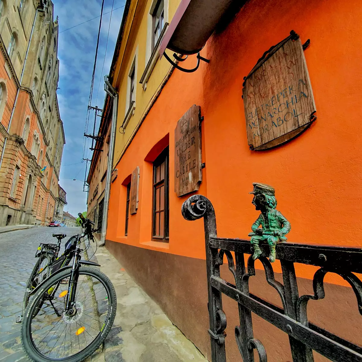 Міні-скульптура Микола Шугай