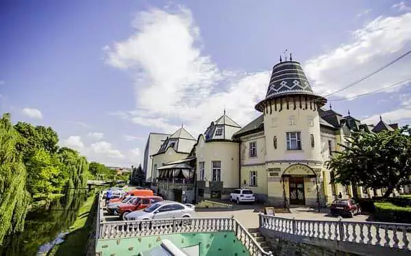 Hotel “Zolota Pava”