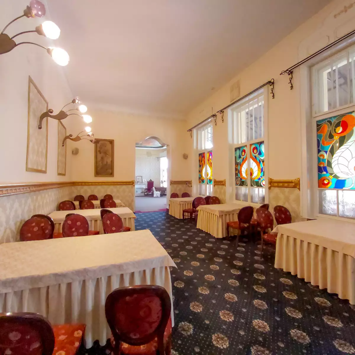 Hotel “Zolota Pava”