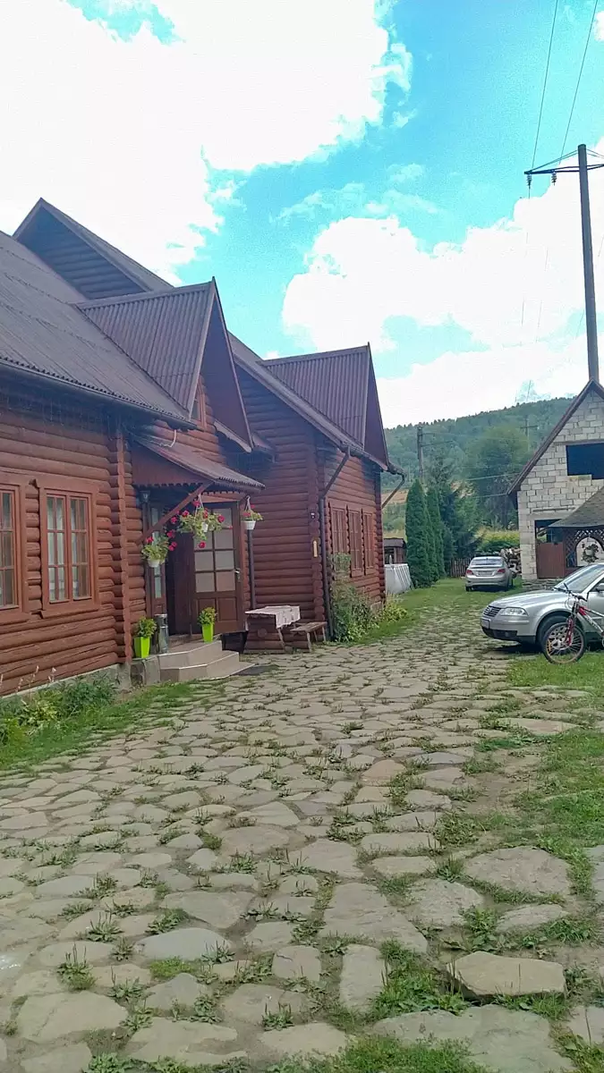 Готель «Верховинський двір»