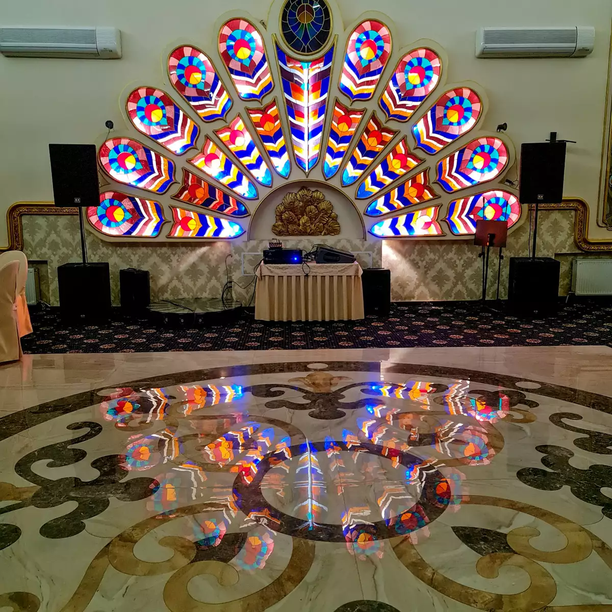 Hotel “Zolota Pava”