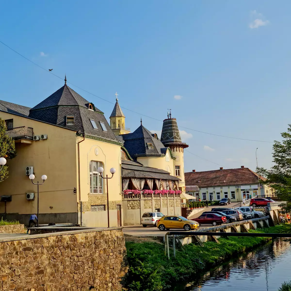 Готель «Золота Пава»