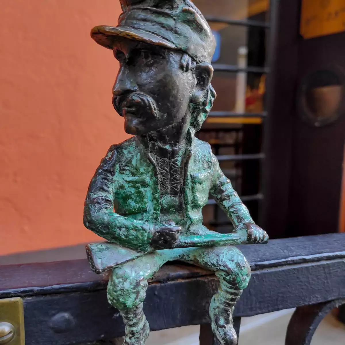 Міні-скульптура Микола Шугай