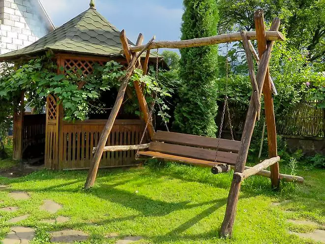 Готель «Верховинський двір»