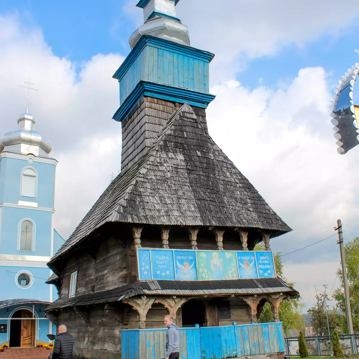 Церква Покрови Пресвятої Богородиці у селі Дешковиця