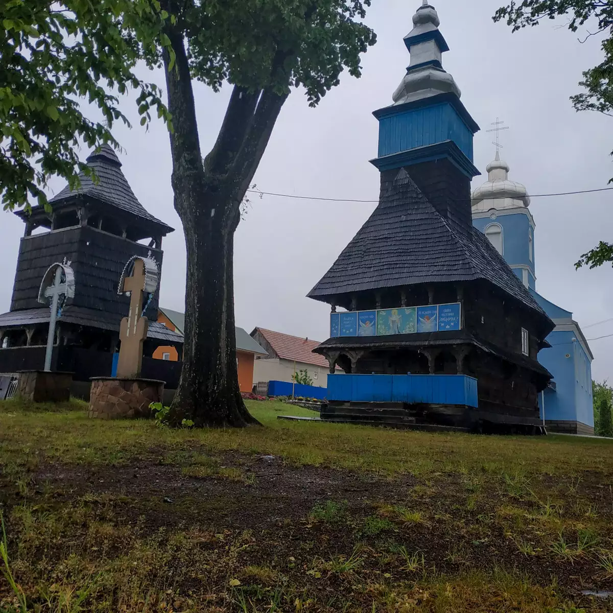 Церква Покрови Пресвятої Богородиці у селі Дешковиця