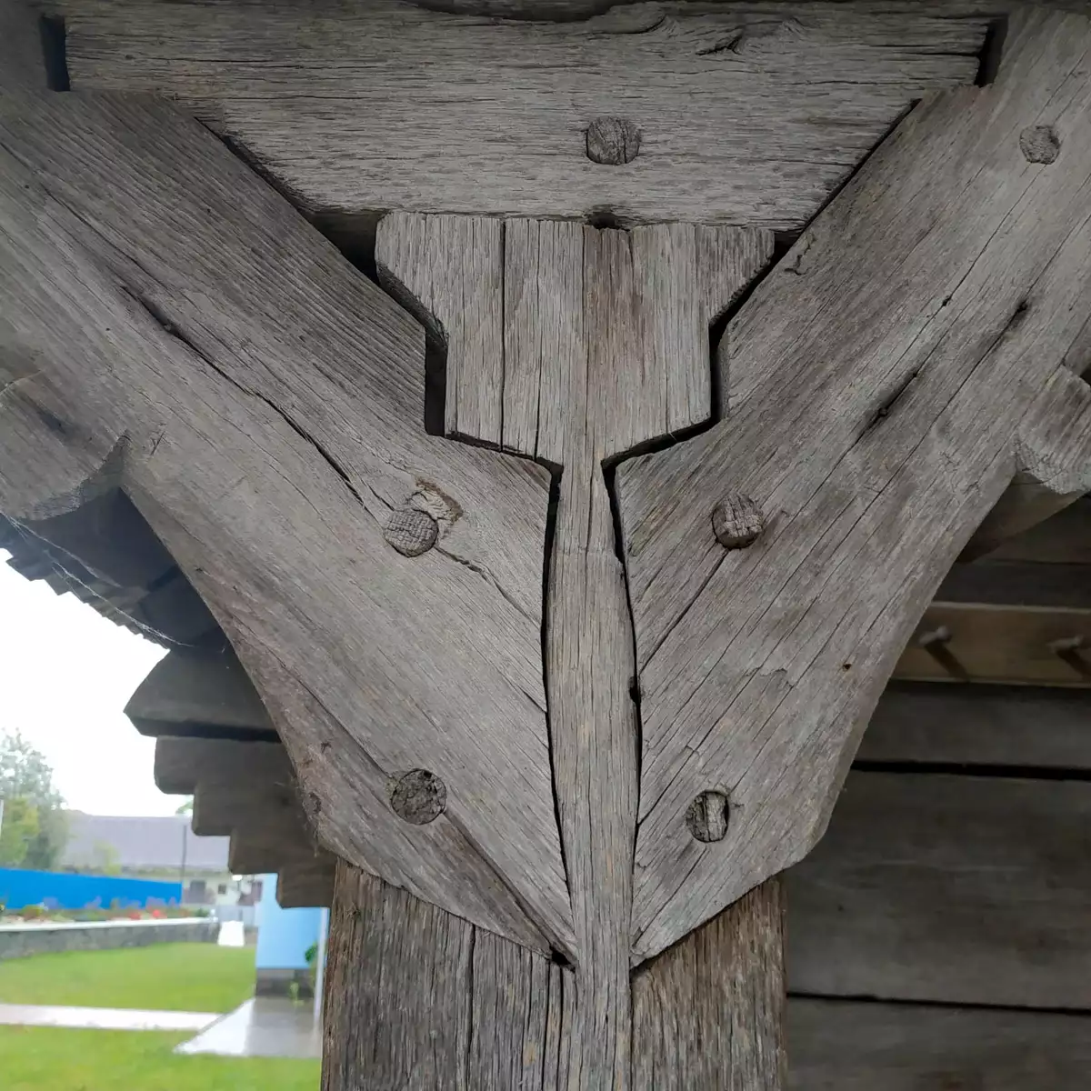 Церква Покрови Пресвятої Богородиці у селі Дешковиця