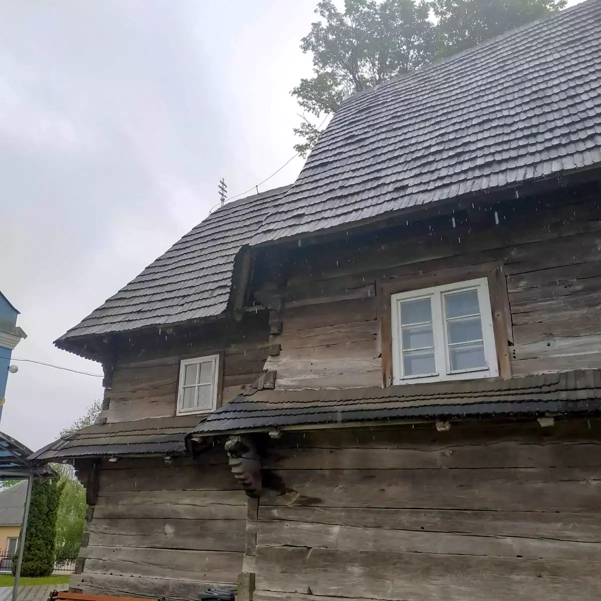 Церква Покрови Пресвятої Богородиці у селі Дешковиця