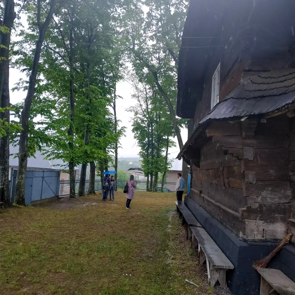 Церква Покрови Пресвятої Богородиці у селі Дешковиця