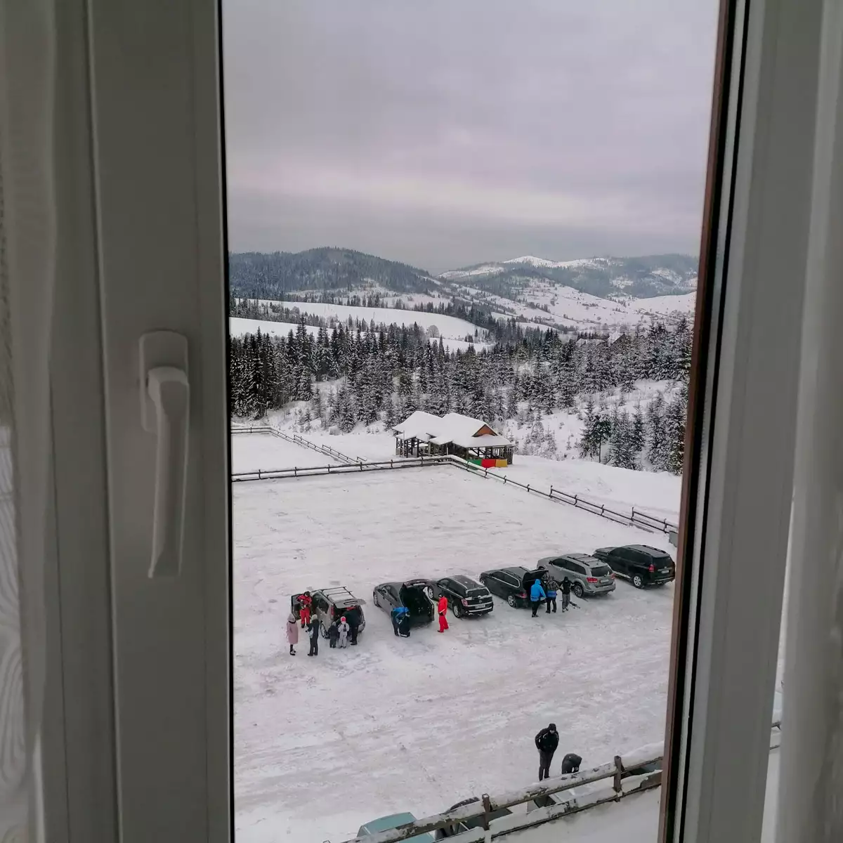 Готель «Поруч»