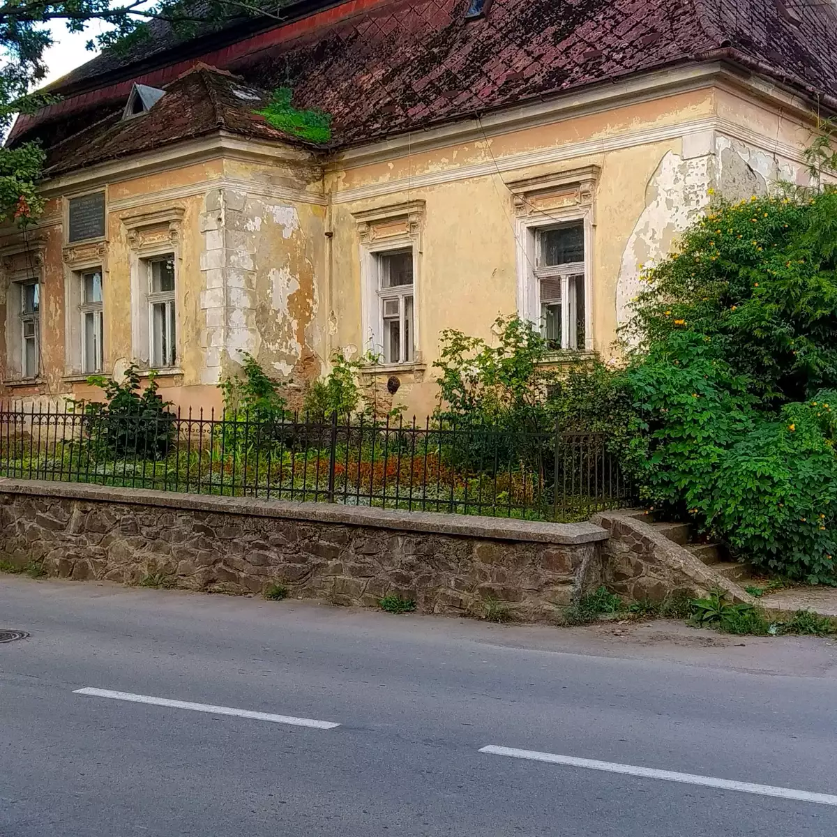 Міні-скульптура Іштван Дендеші – перлина Ужгорода